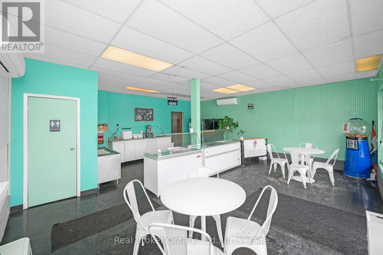 122 King Street Property Photo 5