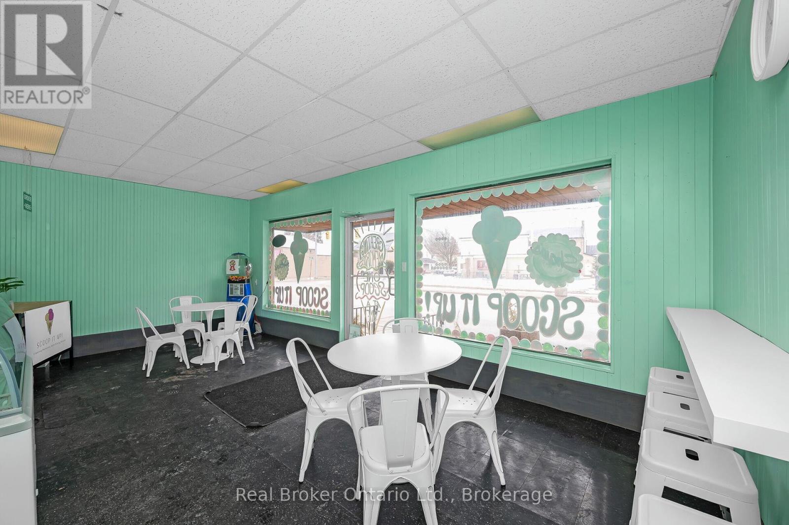 122 King Street Property Photo 6