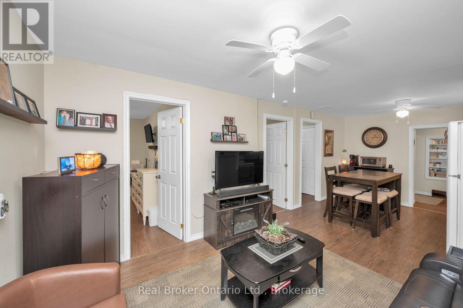 122 King Street Property Photo 18