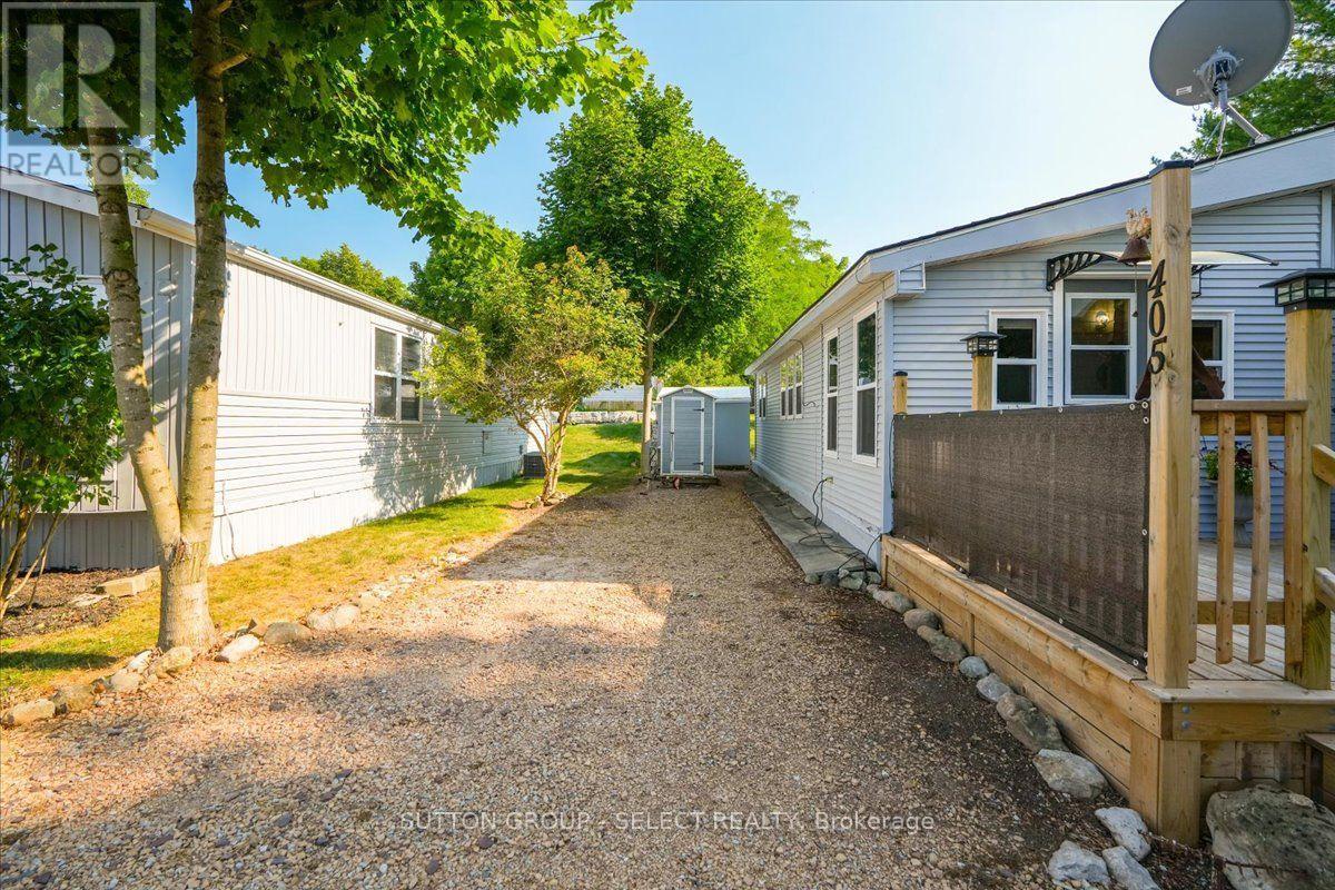 405 - 8685 Rock Glen Road Property Photo 3