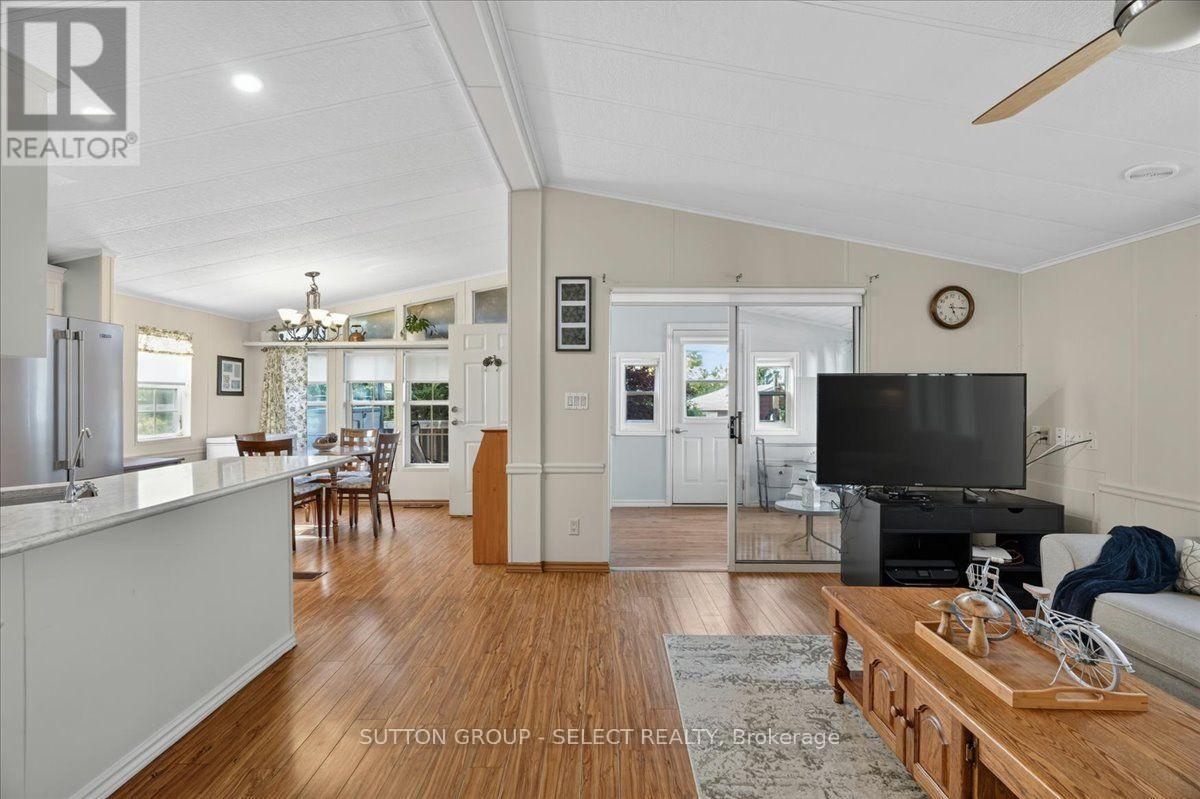 405 - 8685 Rock Glen Road Property Photo 10