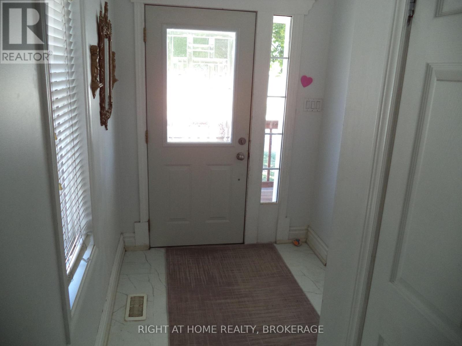 18 Almond Street Property Photo 9