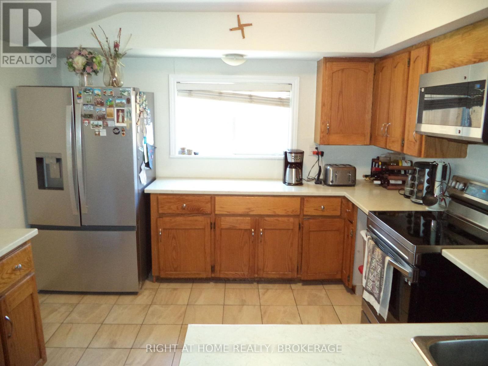 18 Almond Street Property Photo 10
