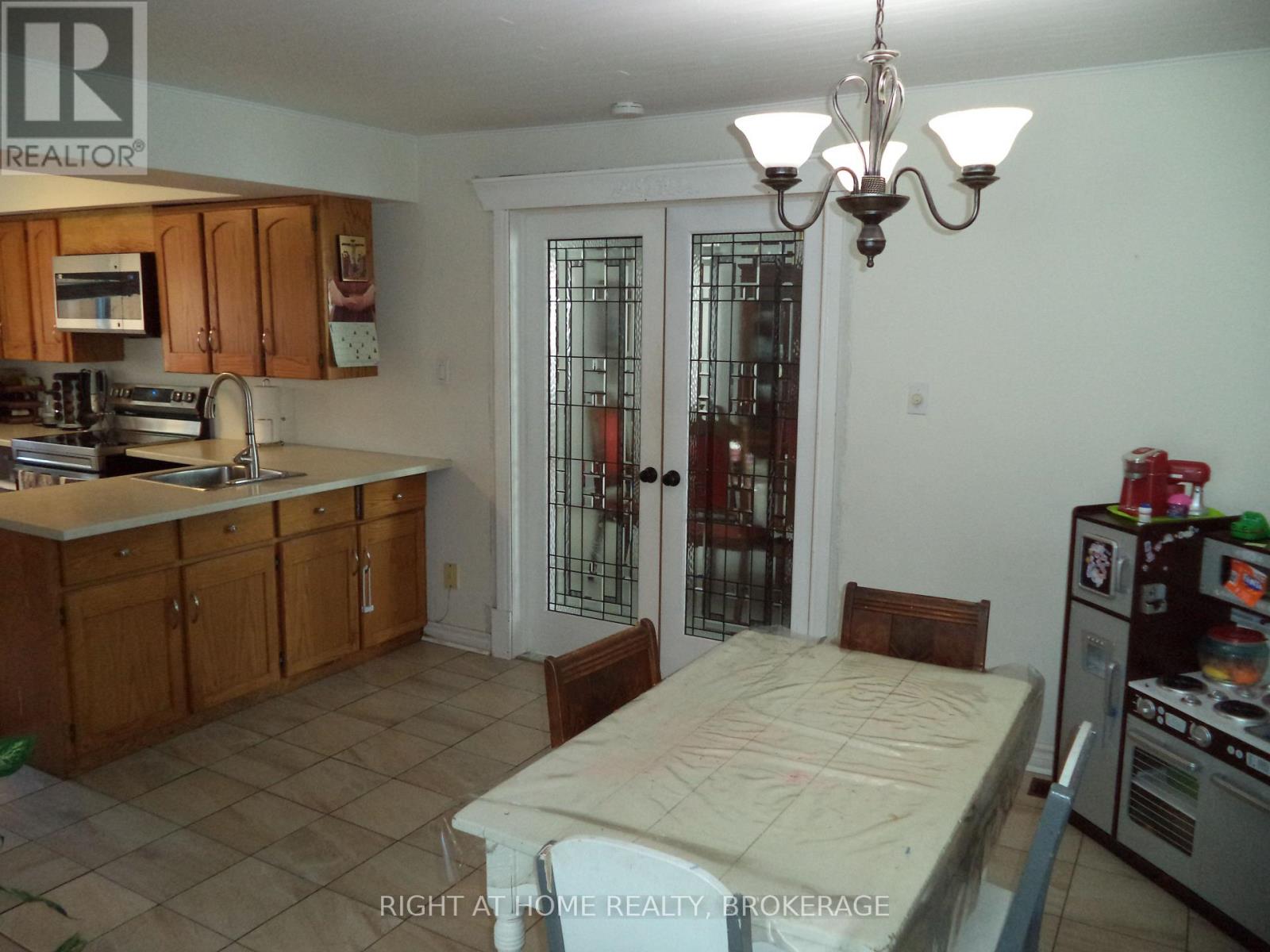 18 Almond Street Property Photo 12