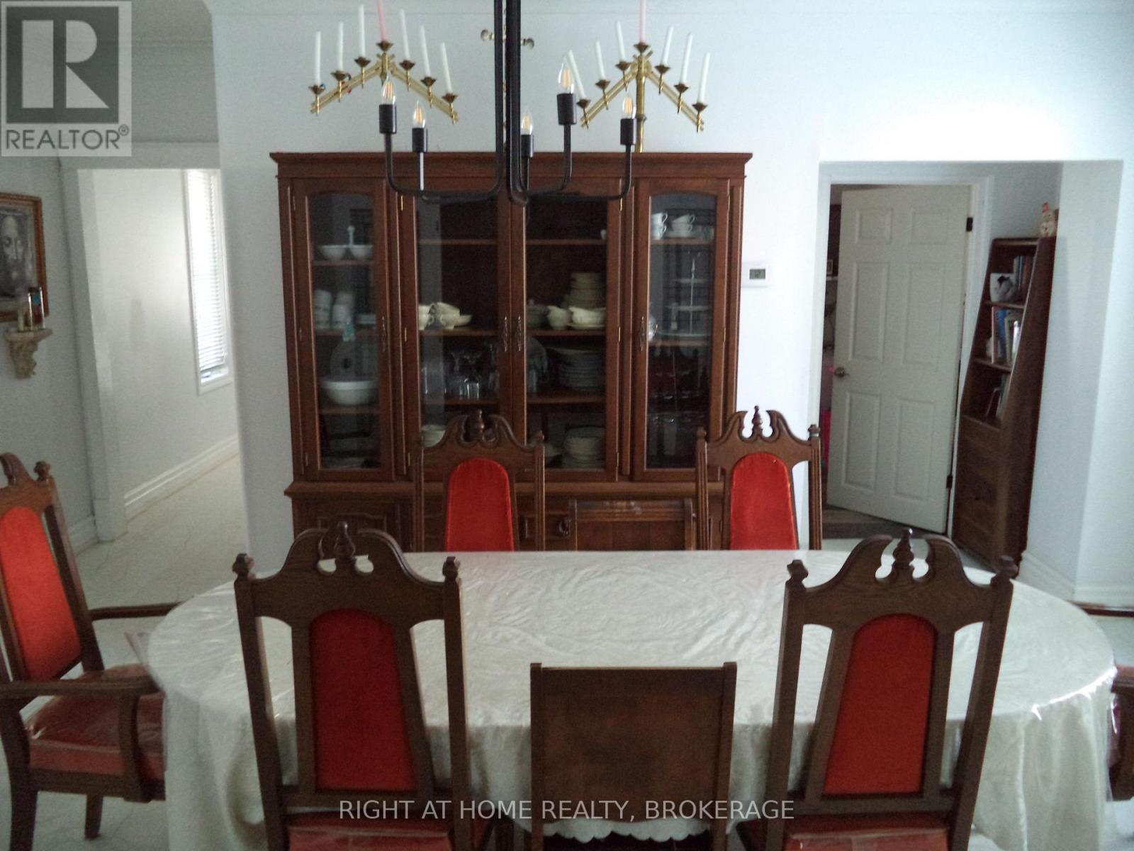 18 Almond Street Property Photo 15