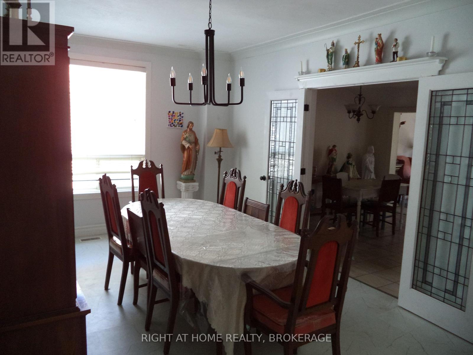 18 Almond Street Property Photo 16