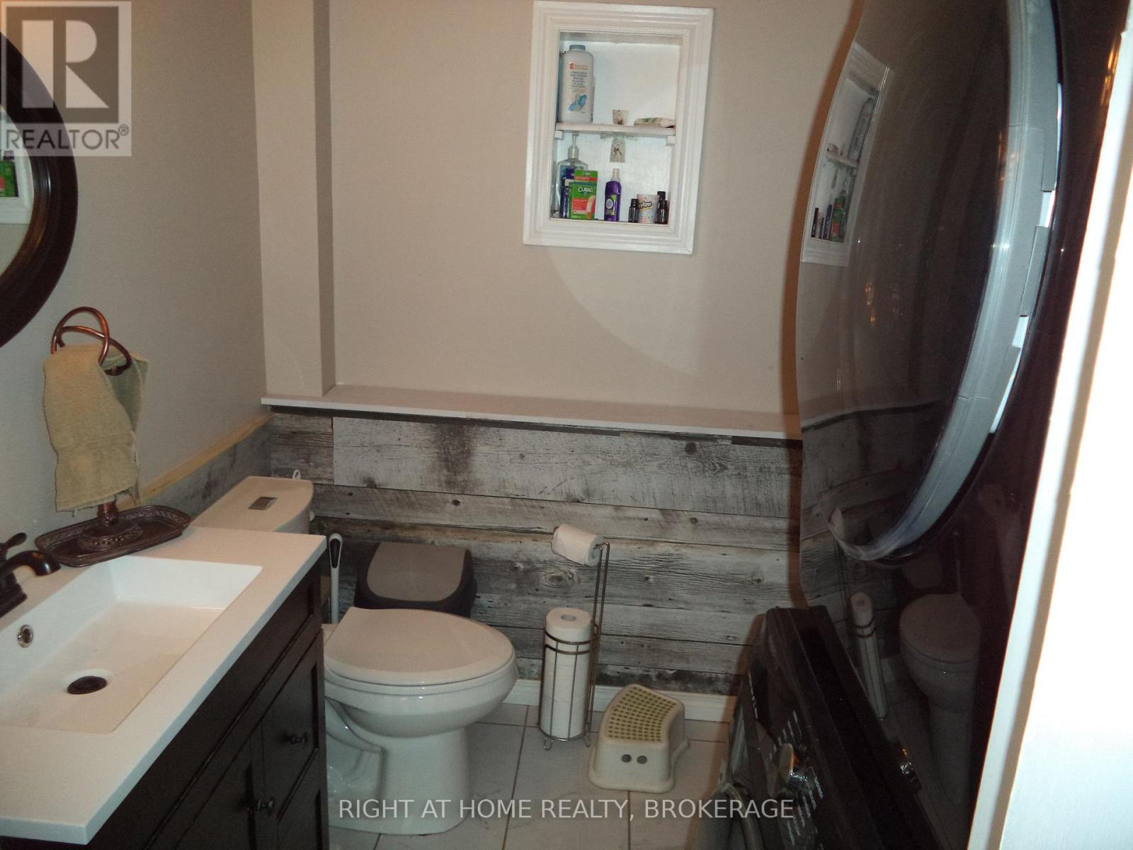 18 Almond Street Property Photo 21