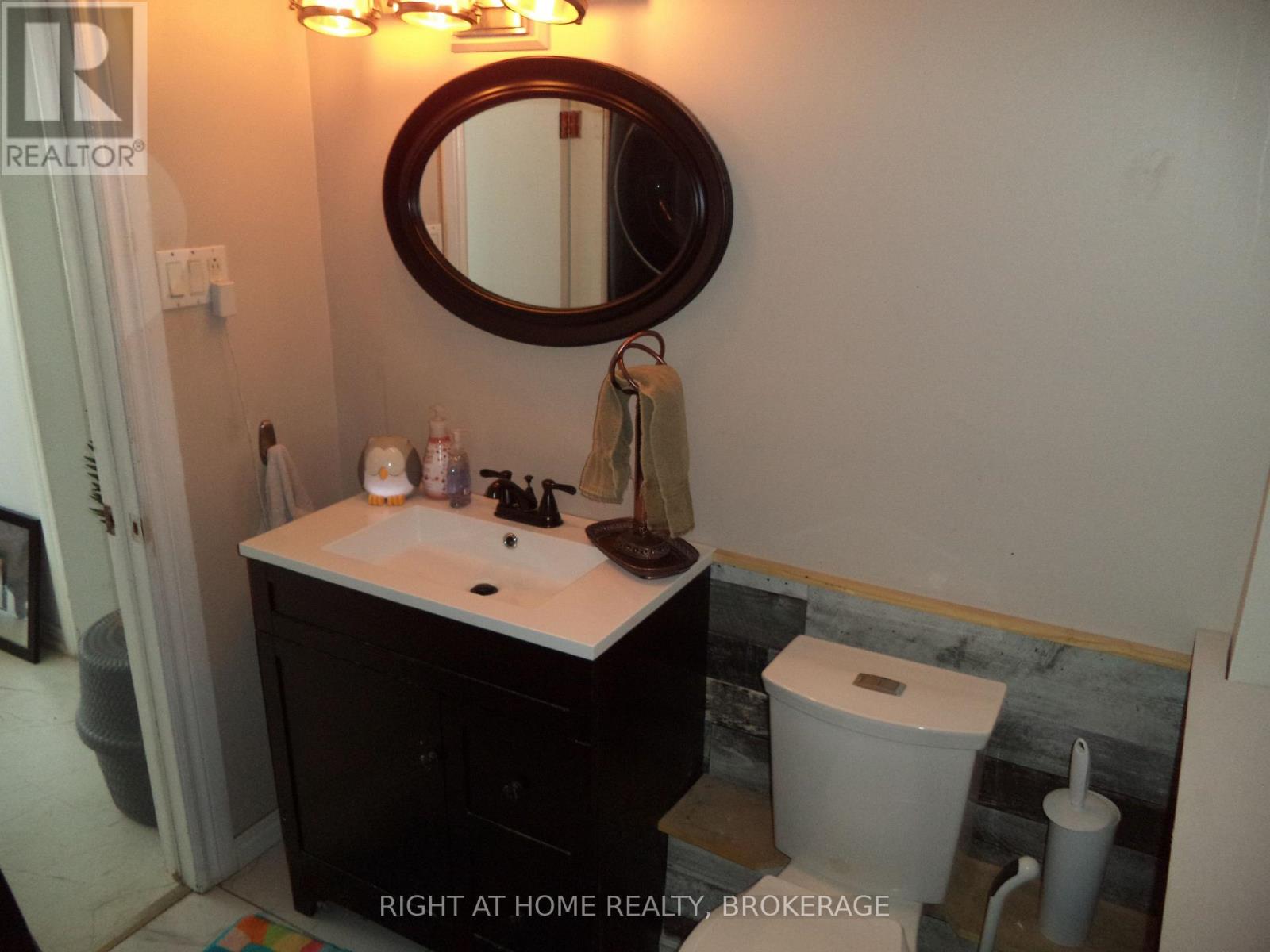 18 Almond Street Property Photo 22