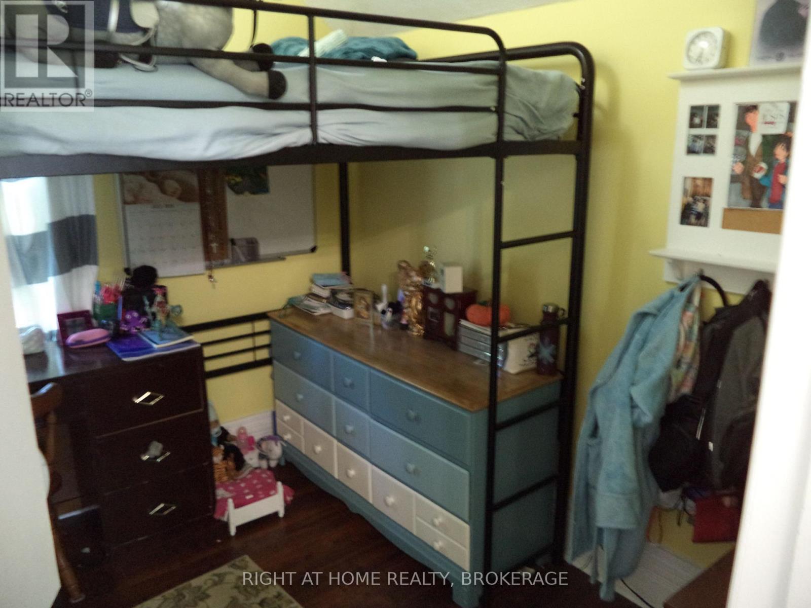 18 Almond Street Property Photo 30