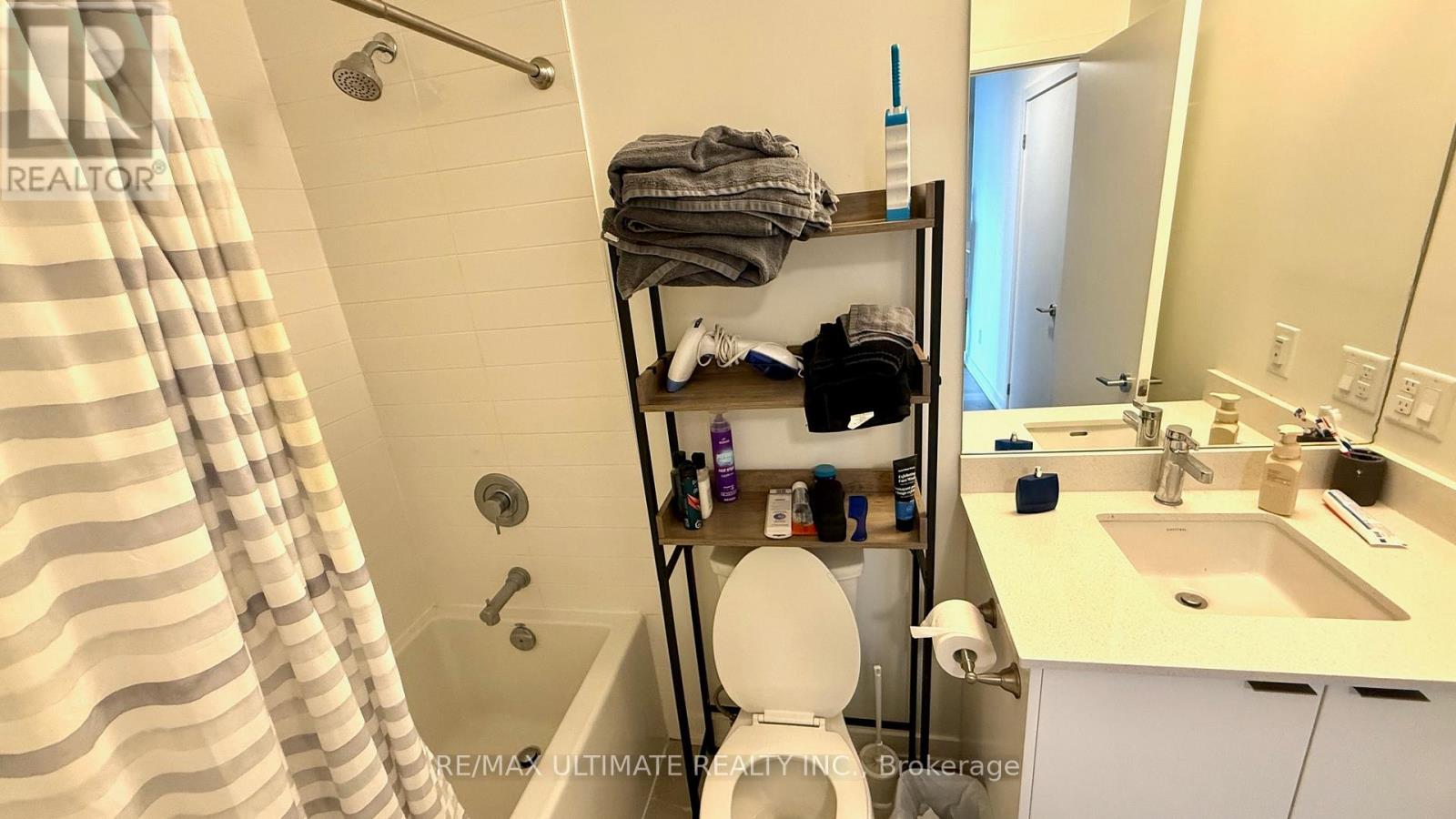 318 - 55 Duke Street W Property Photo 10