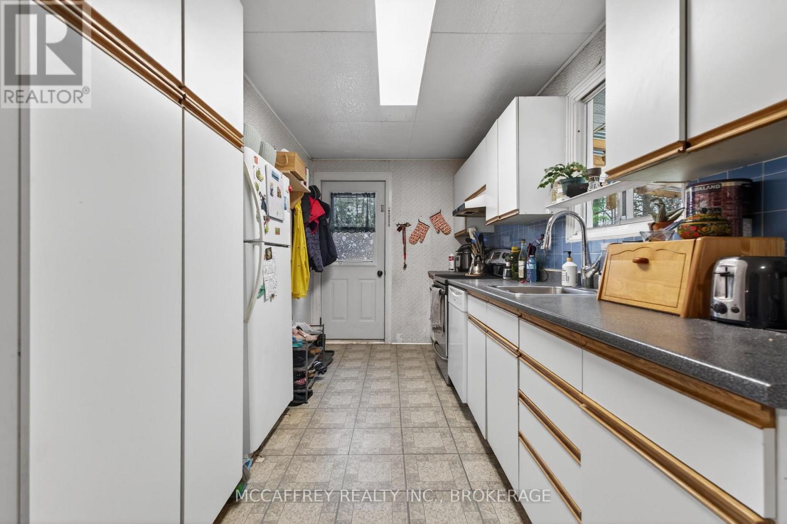 12335 Highway 41 Property Photo 6