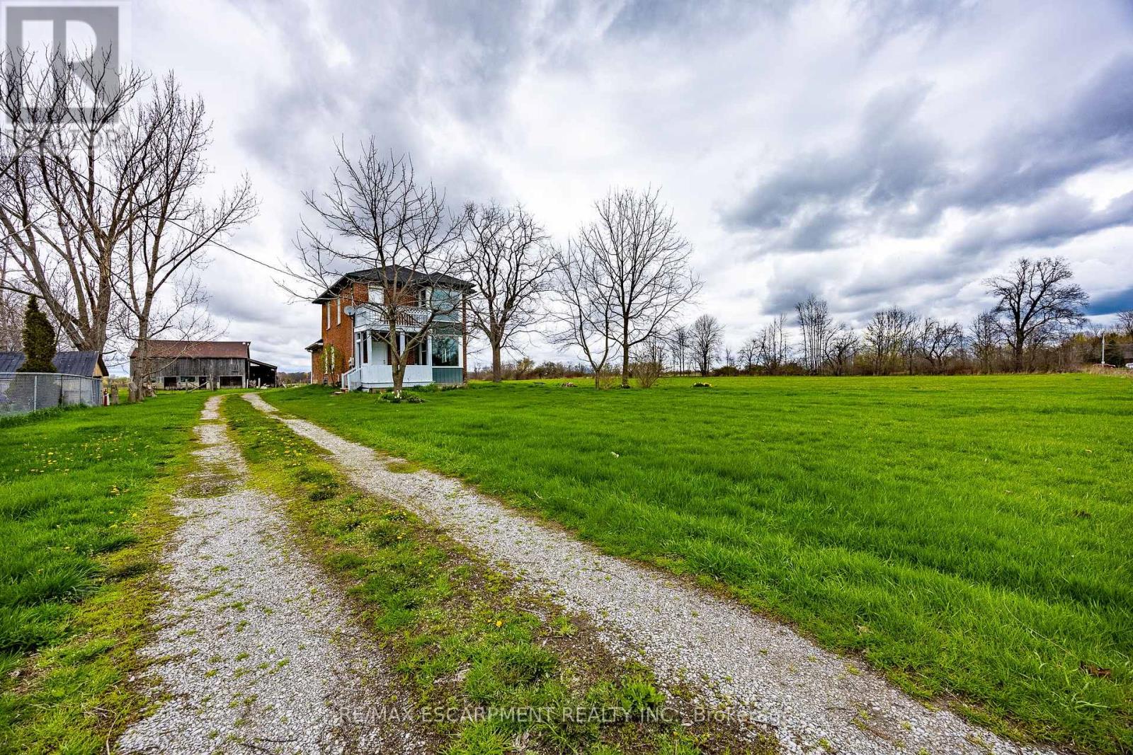 29 Old Lakeshore Road Property Photo 1