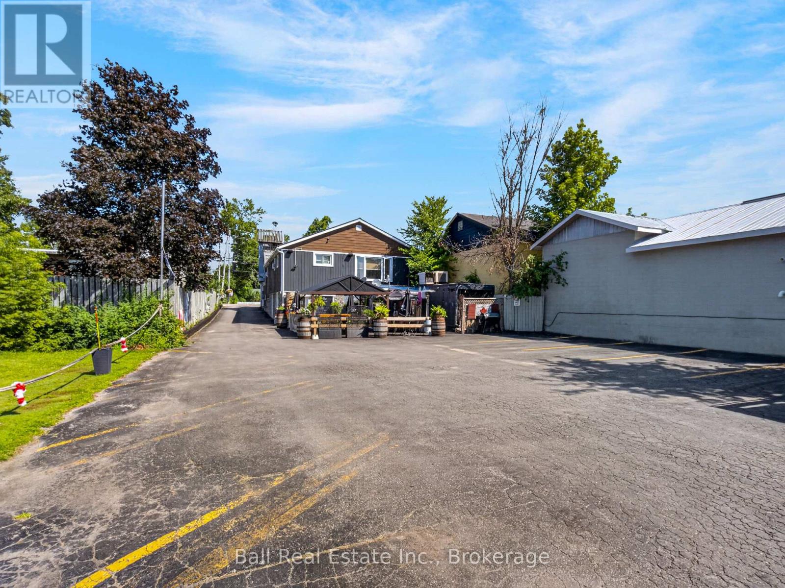 17 King Street E Property Photo 4
