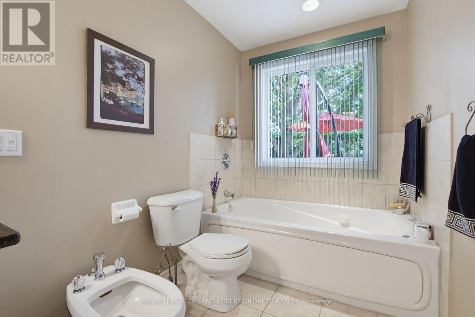 9989 Oxbow Drive Property Photo 22