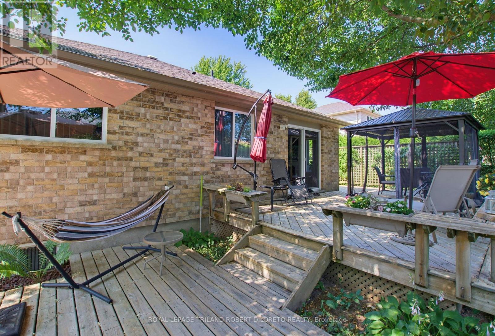 9989 Oxbow Drive Property Photo 34
