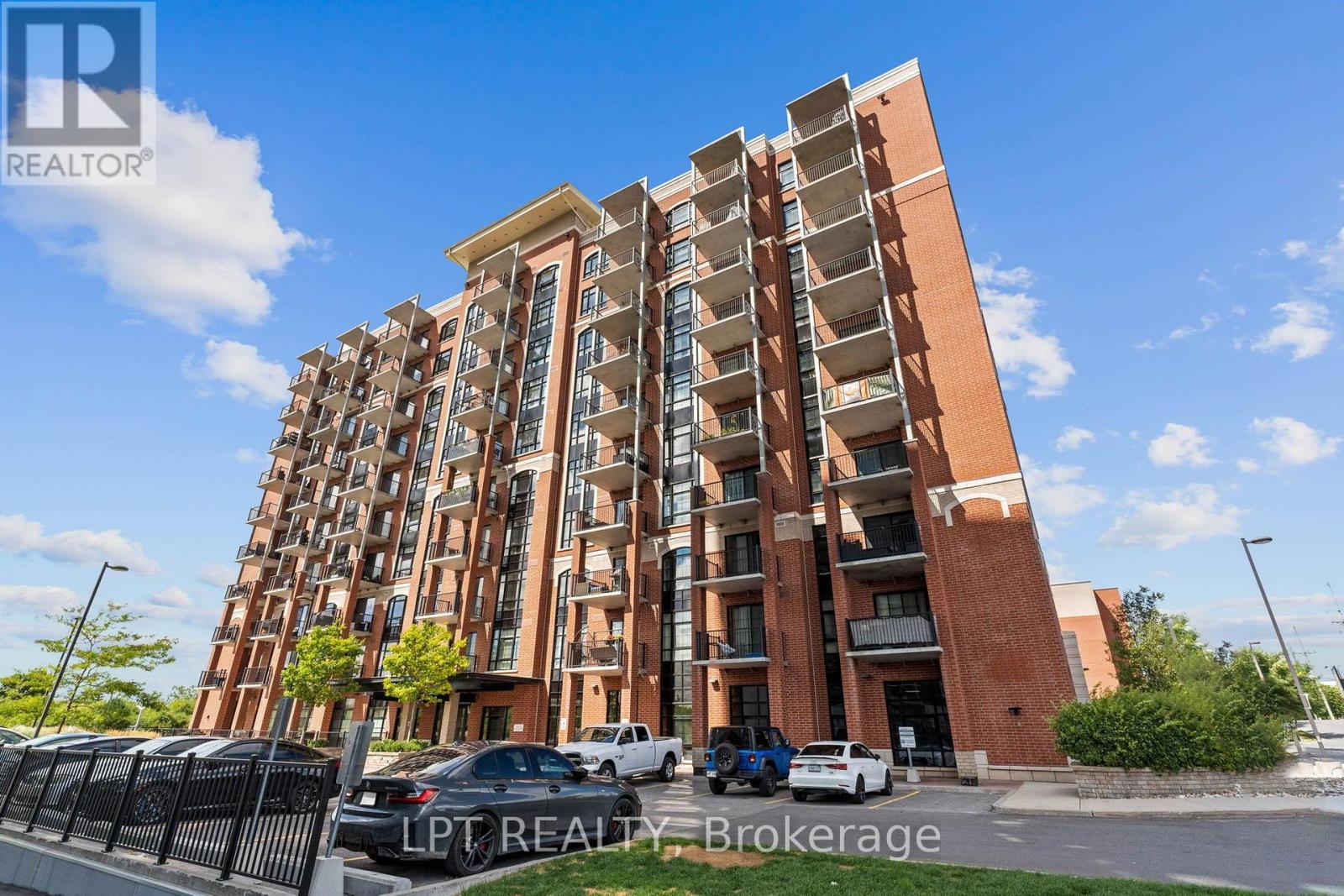 707 - 555 Anand Private Property Photo 3