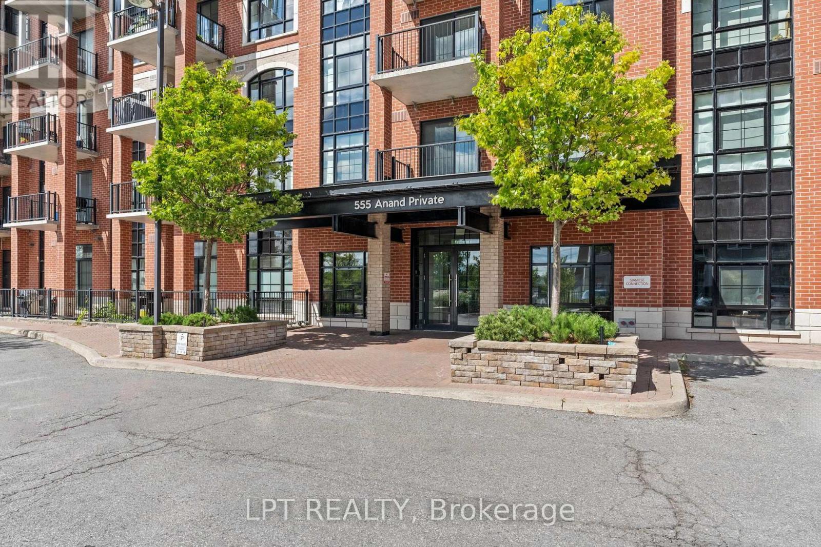 707 - 555 Anand Private Property Photo 4