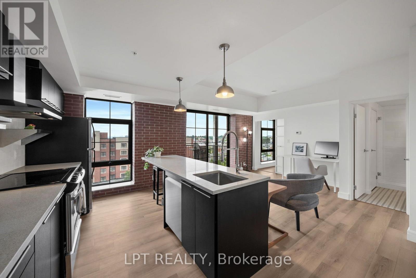 707 - 555 Anand Private Property Photo 13