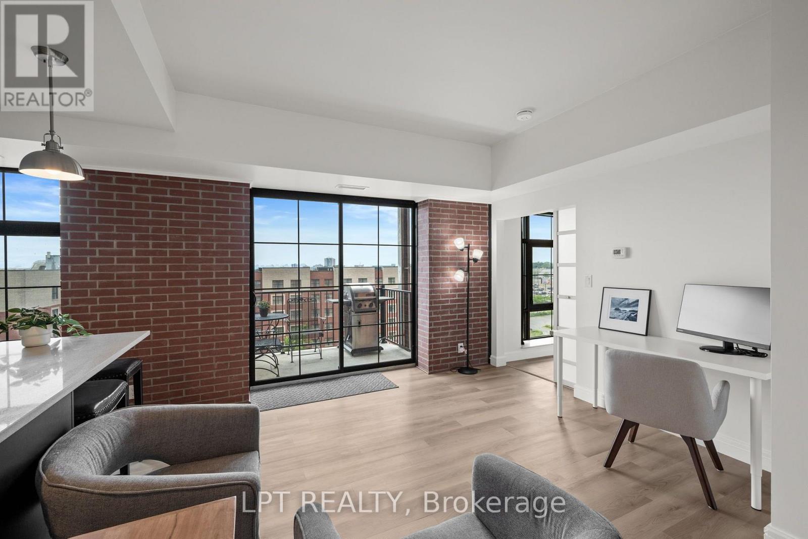 707 - 555 Anand Private Property Photo 21