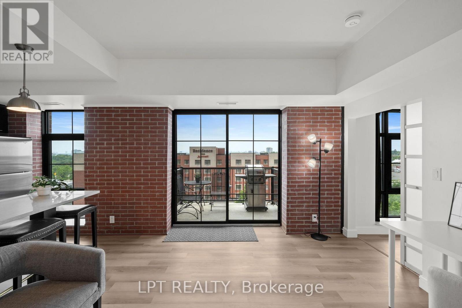 707 - 555 Anand Private Property Photo 22