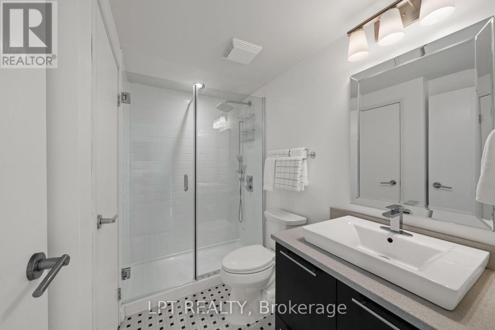 707 - 555 Anand Private Property Photo 25
