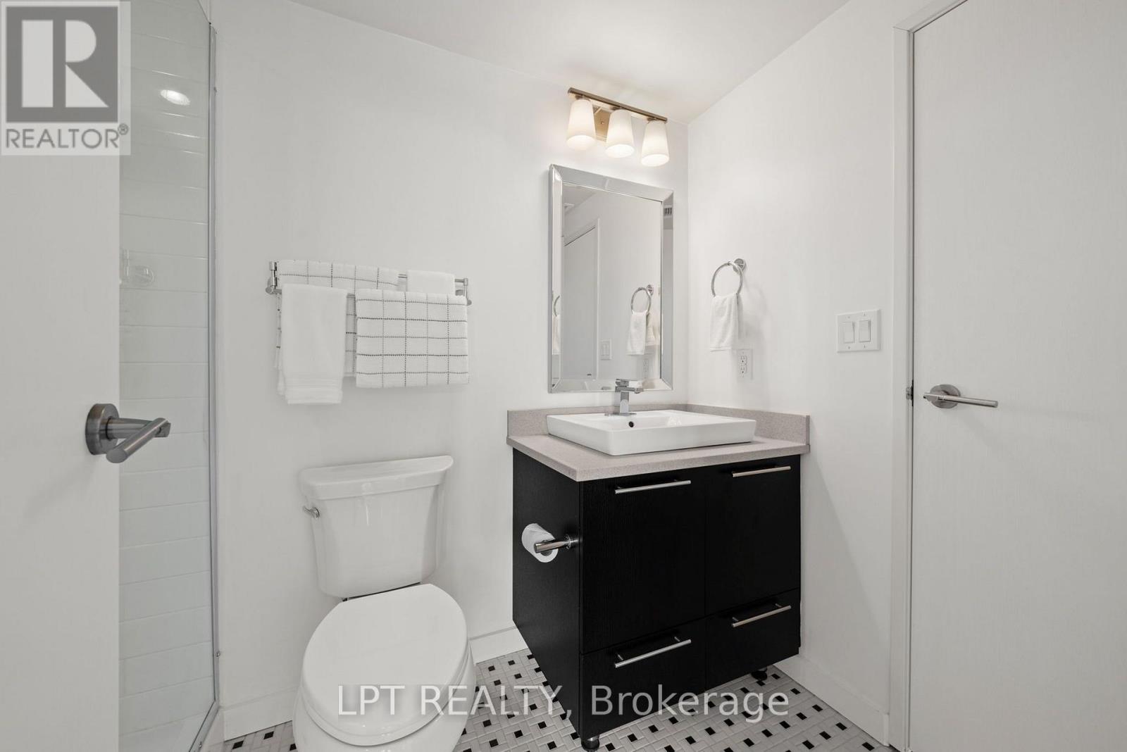 707 - 555 Anand Private Property Photo 26