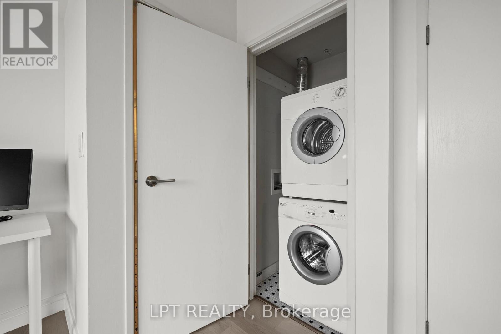 707 - 555 Anand Private Property Photo 27