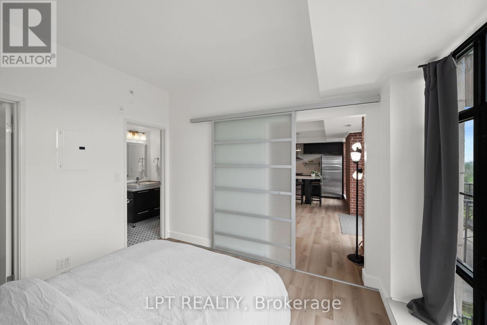 707 - 555 Anand Private Property Photo 30