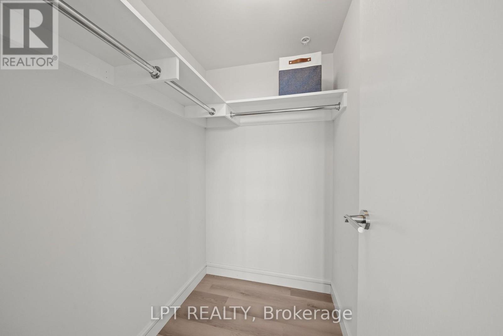 707 - 555 Anand Private Property Photo 32