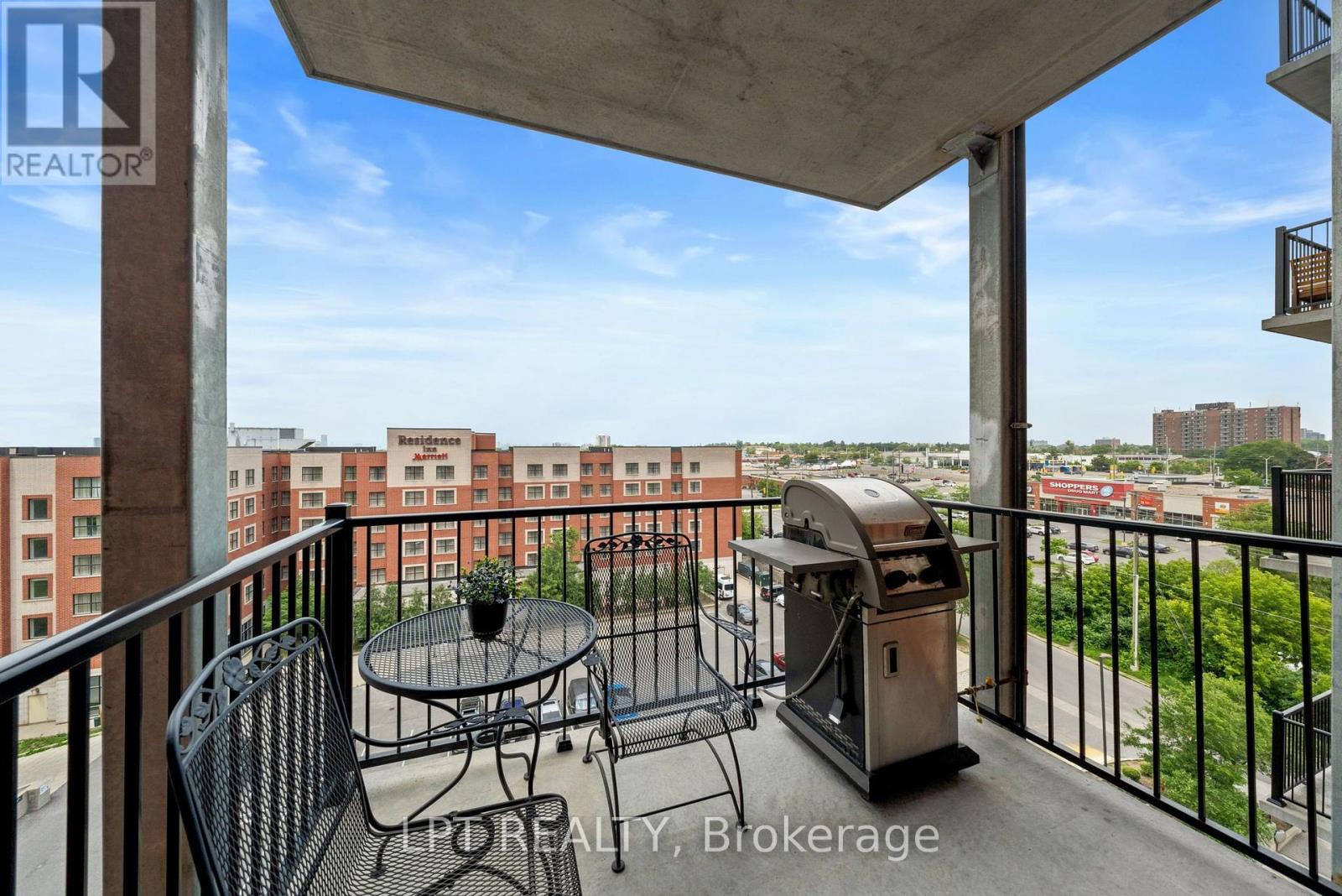 707 - 555 Anand Private Property Photo 33