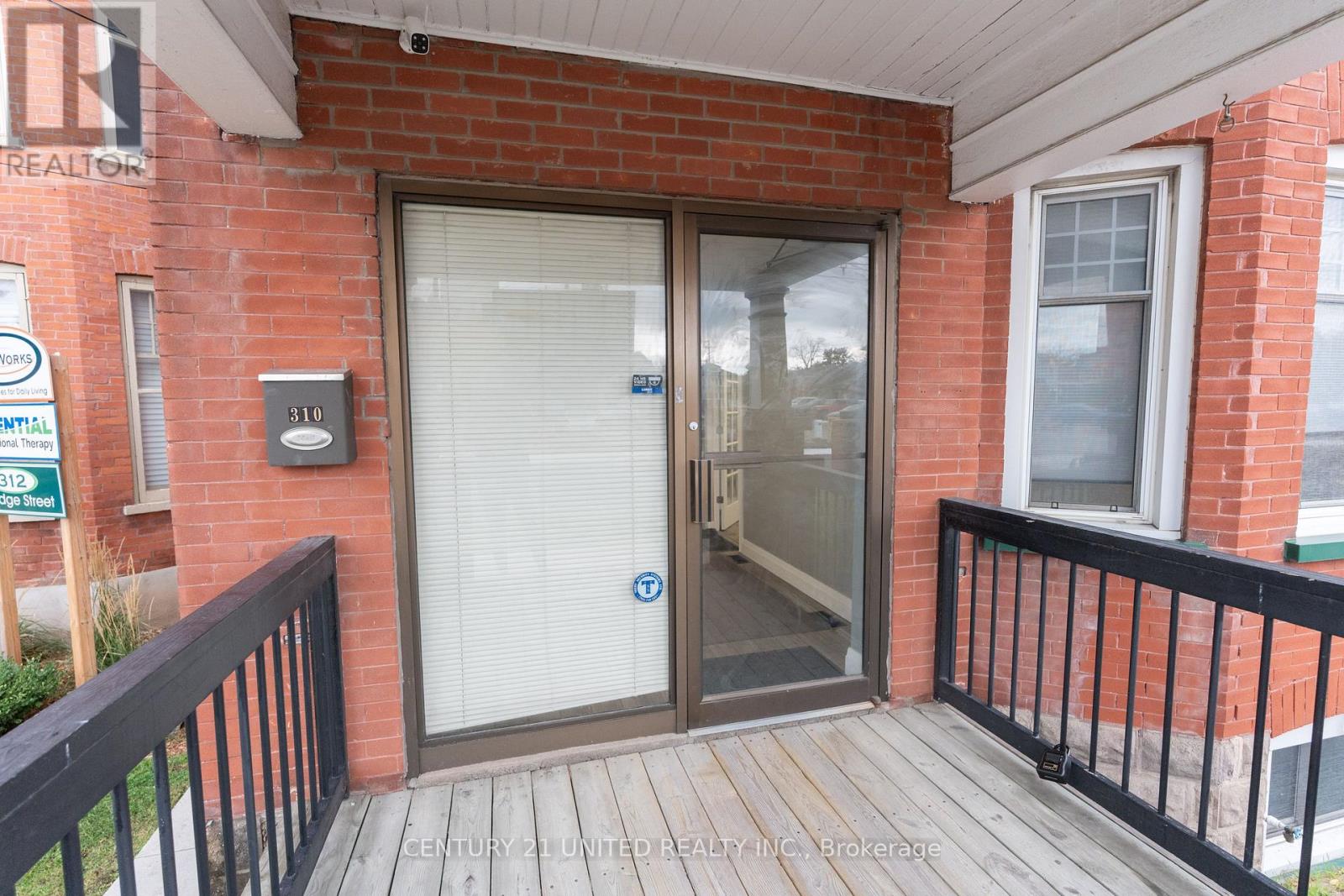 310 Rubidge Street Property Photo 4