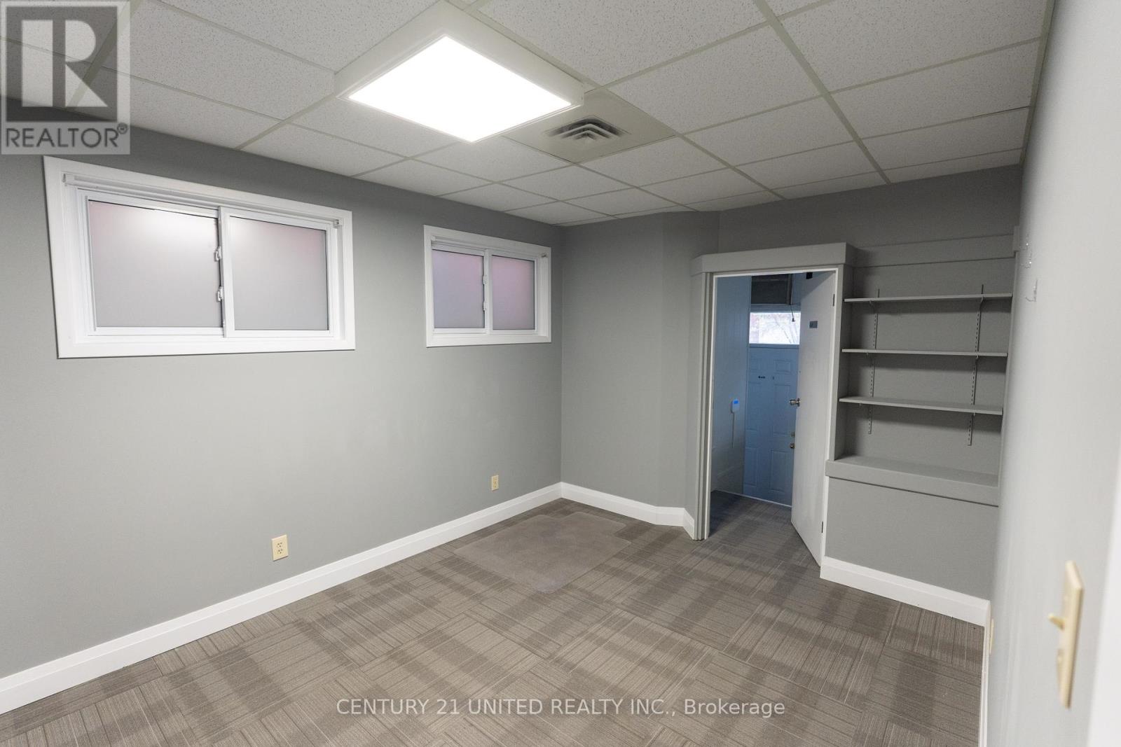 310 Rubidge Street Property Photo 8