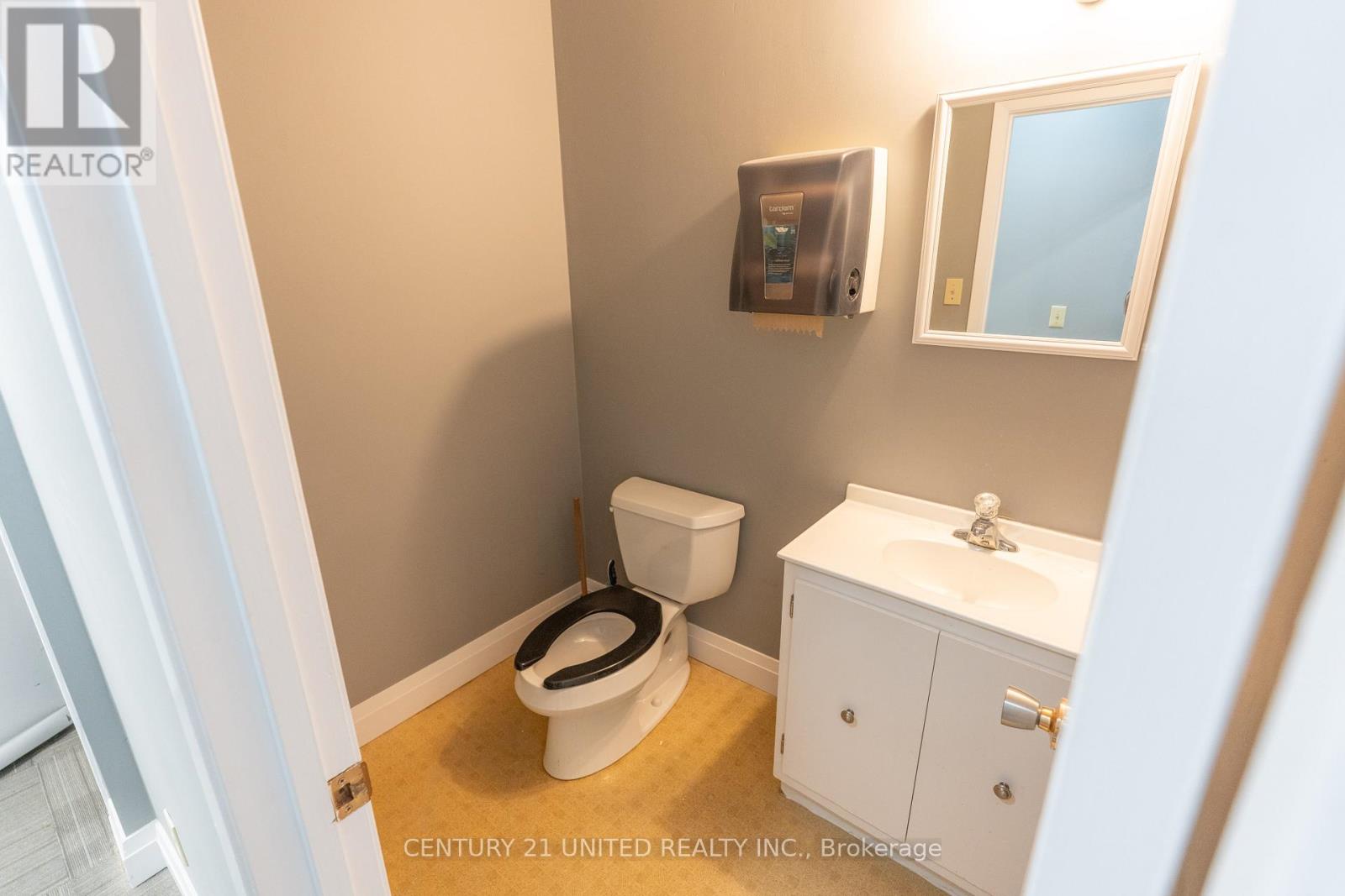 310 Rubidge Street Property Photo 11