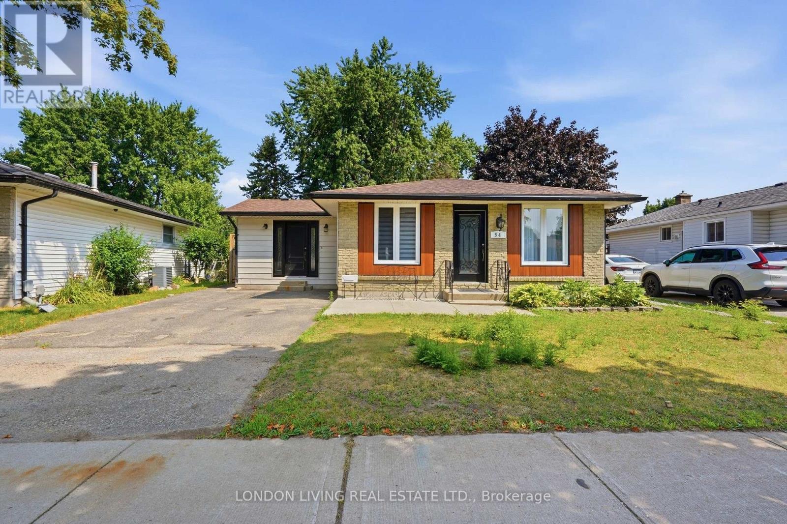 54 NICHOLAS CRESCENT Property Photo 1