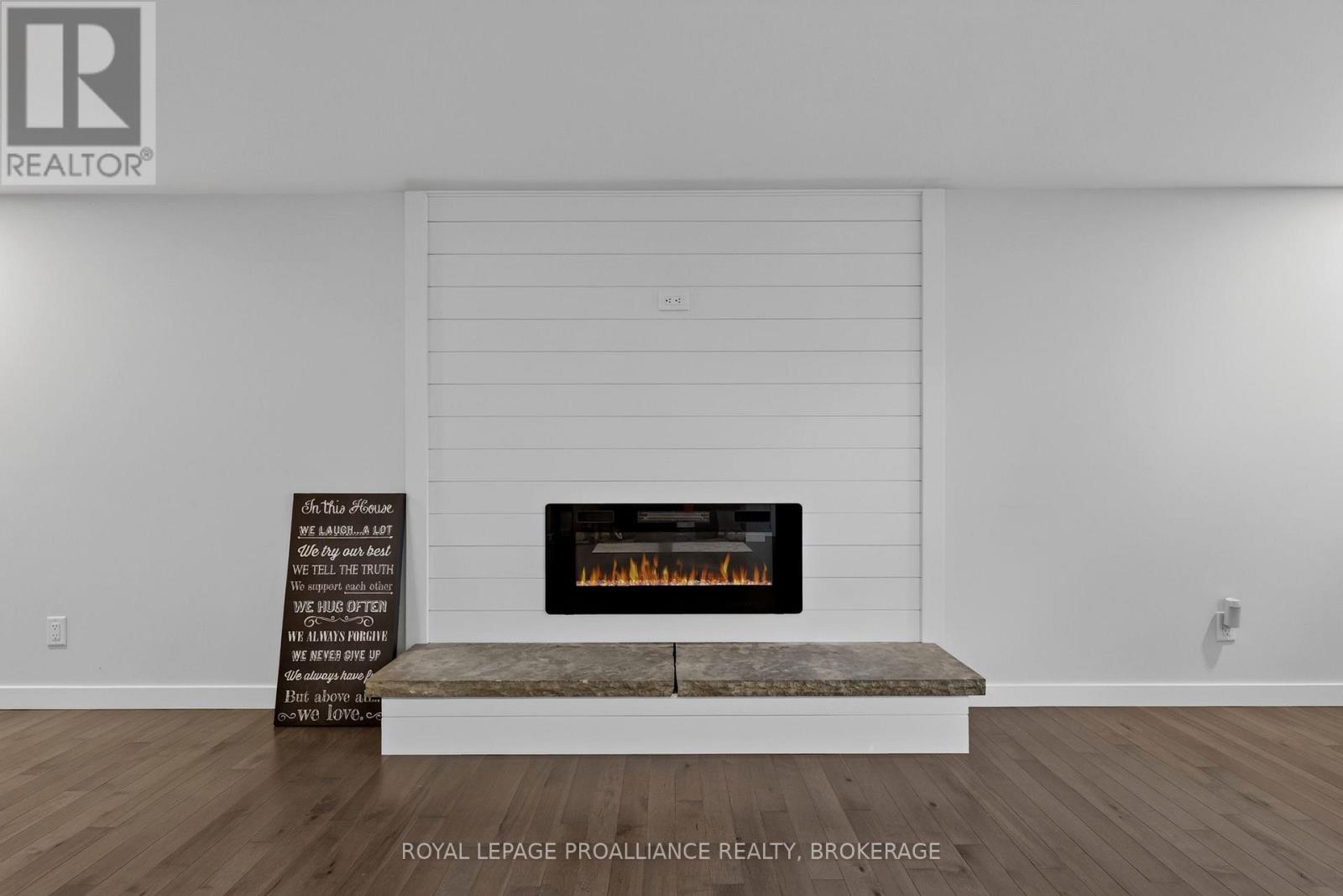 682 Carnaby Street Property Photo 37