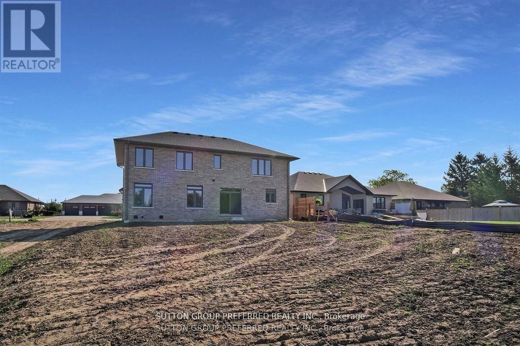 186 Leitch Street Property Photo 38