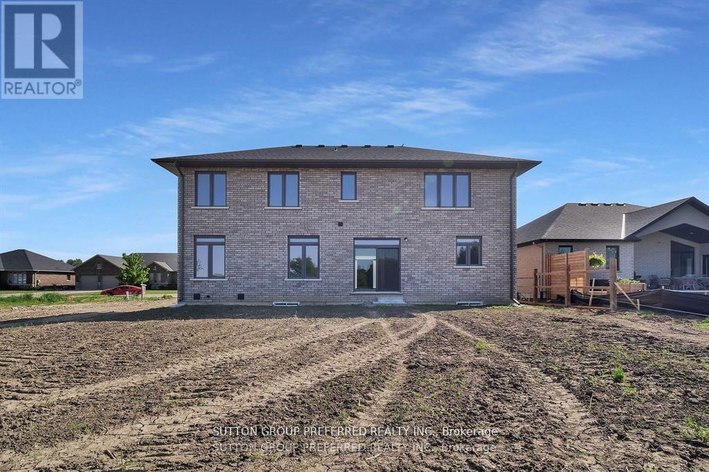 186 Leitch Street Property Photo 40