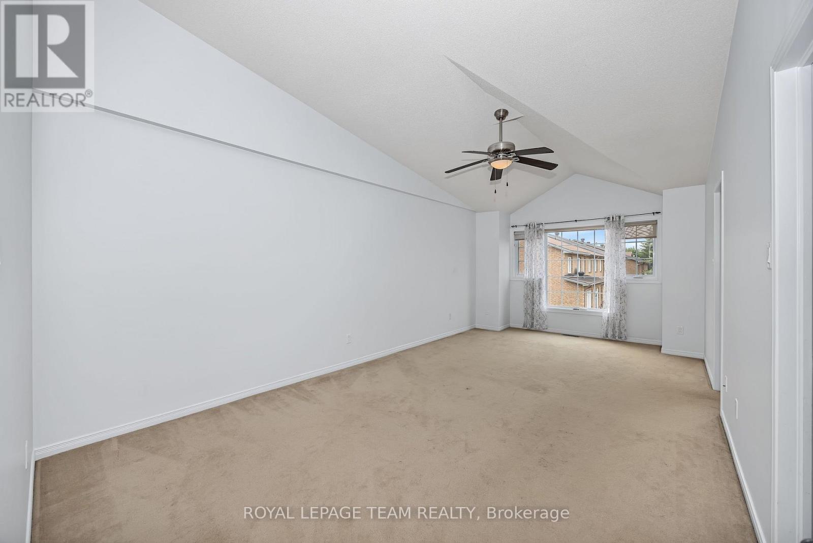 323 Freedom Private Property Photo 16