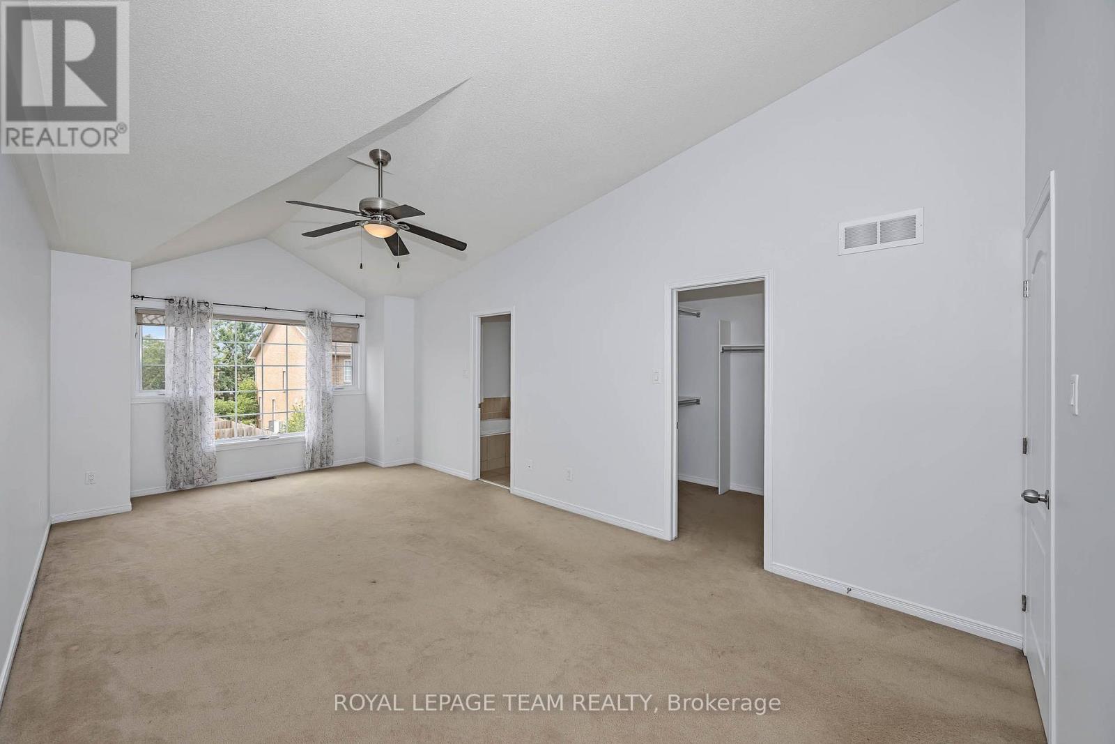 323 Freedom Private Property Photo 17