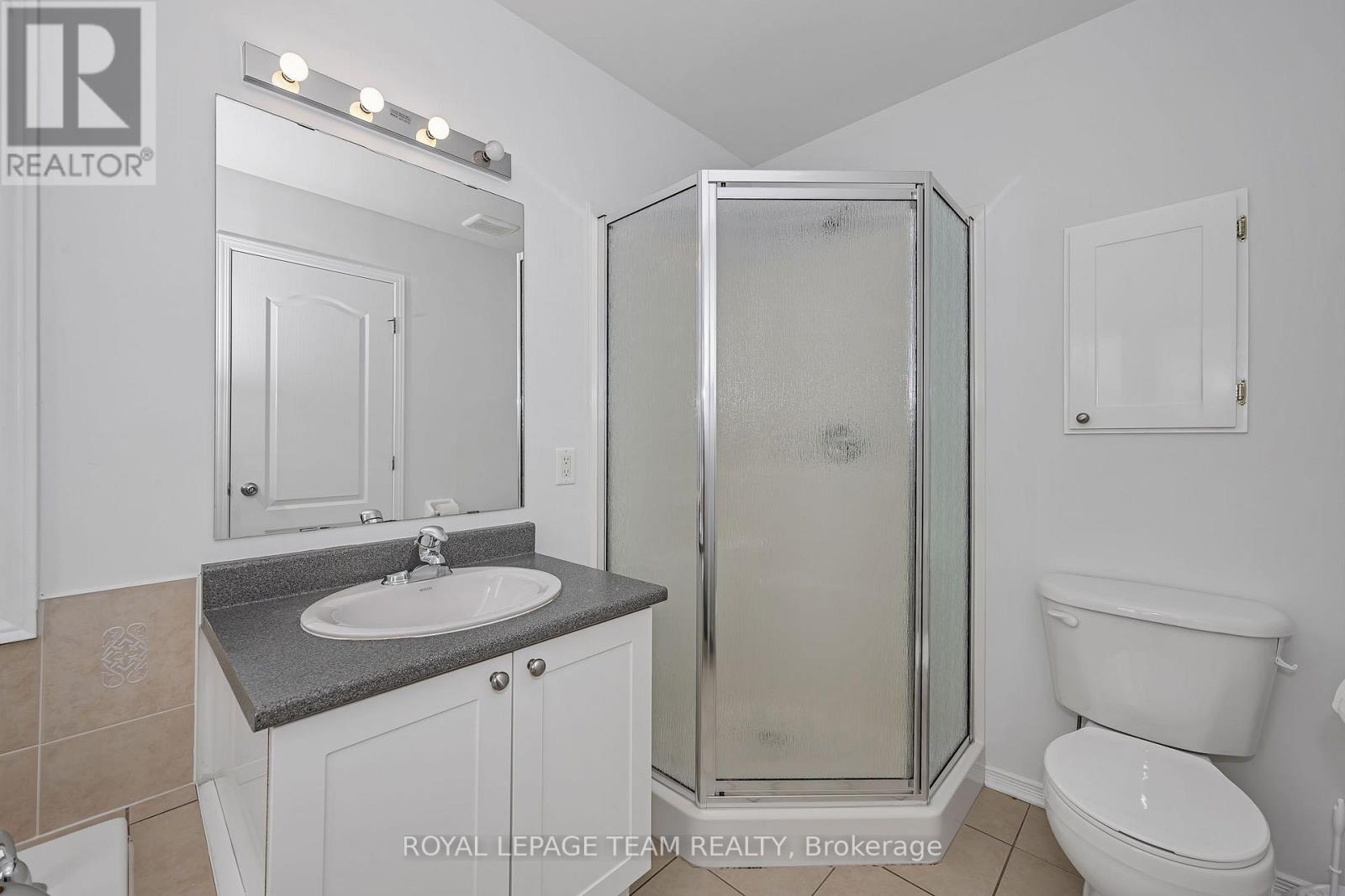 323 Freedom Private Property Photo 20