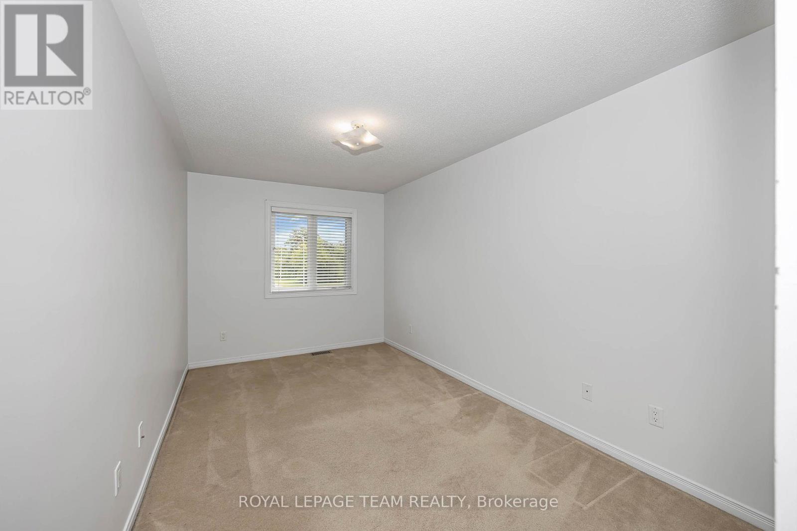 323 Freedom Private Property Photo 22