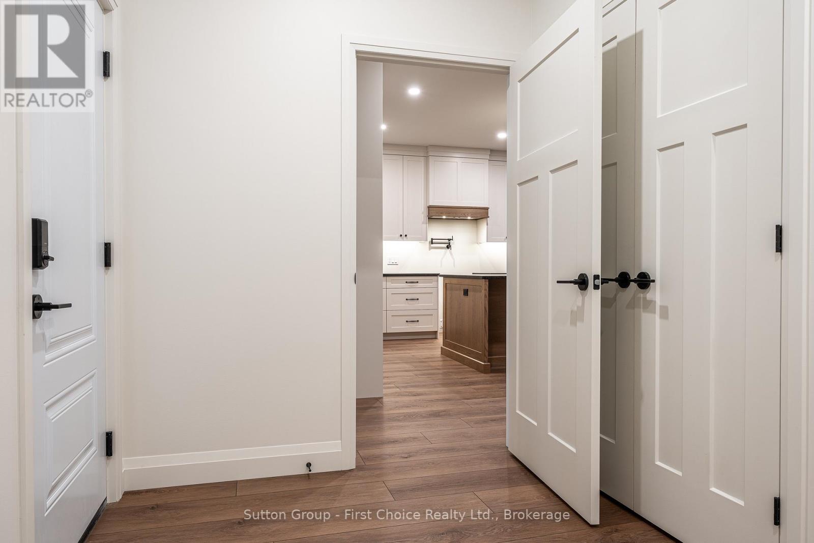 238 Henry Street Property Photo 8