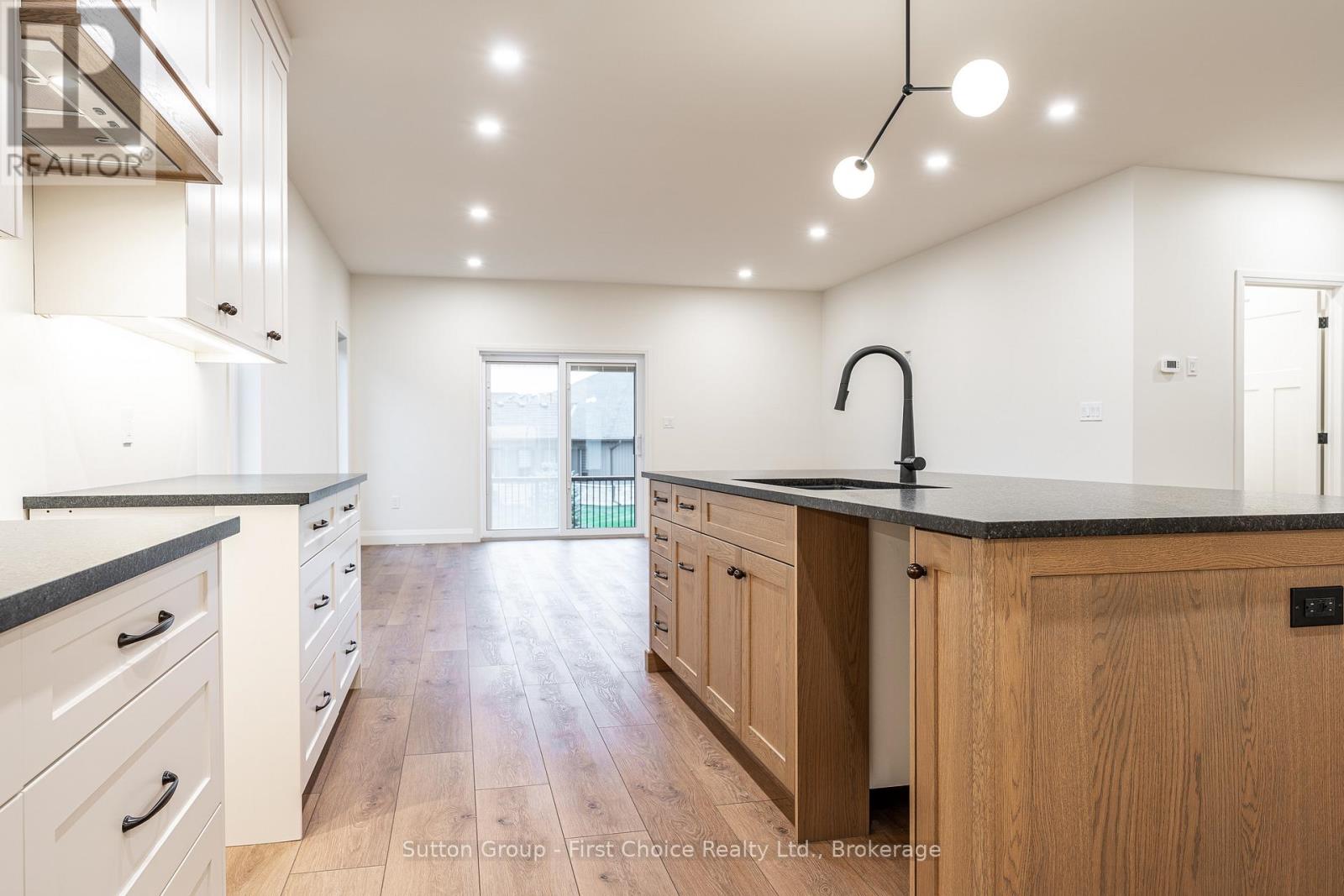 238 Henry Street Property Photo 16