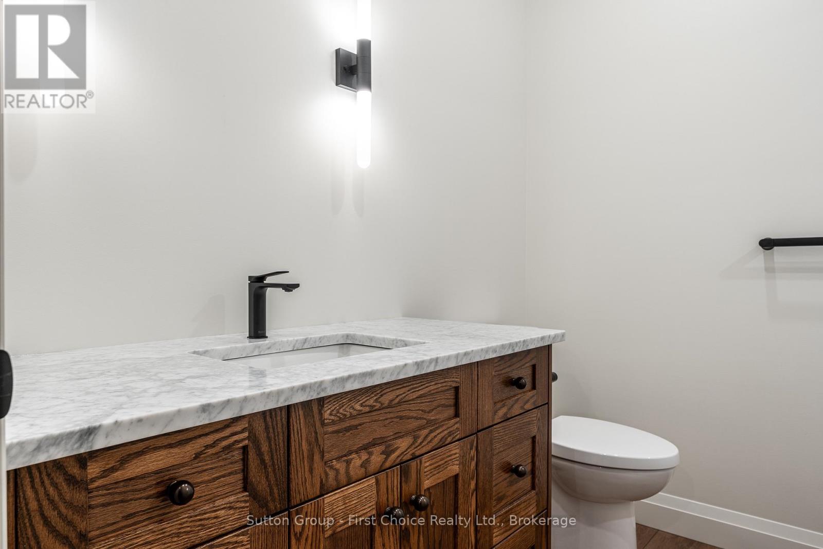 238 Henry Street Property Photo 25