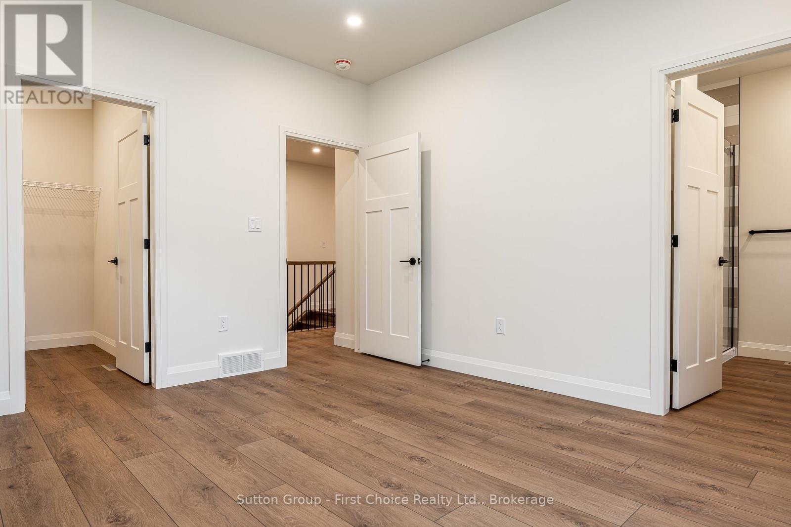 238 Henry Street Property Photo 29