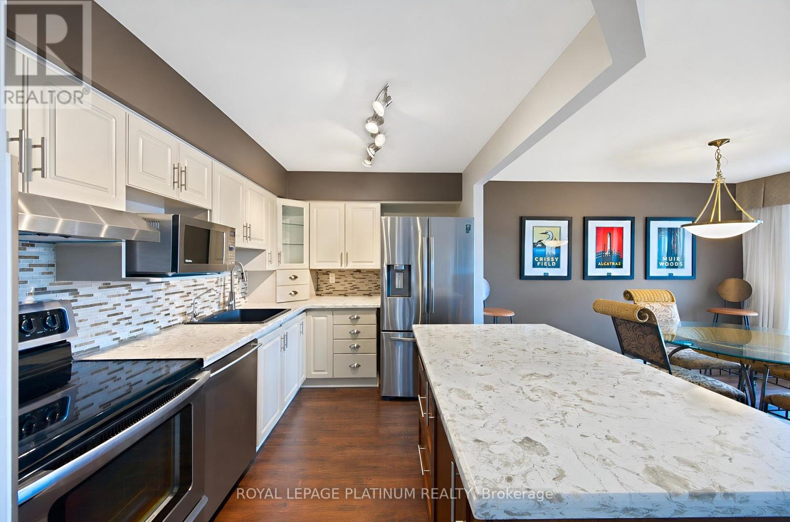 401 - 688 Preston Parkway Property Photo 2