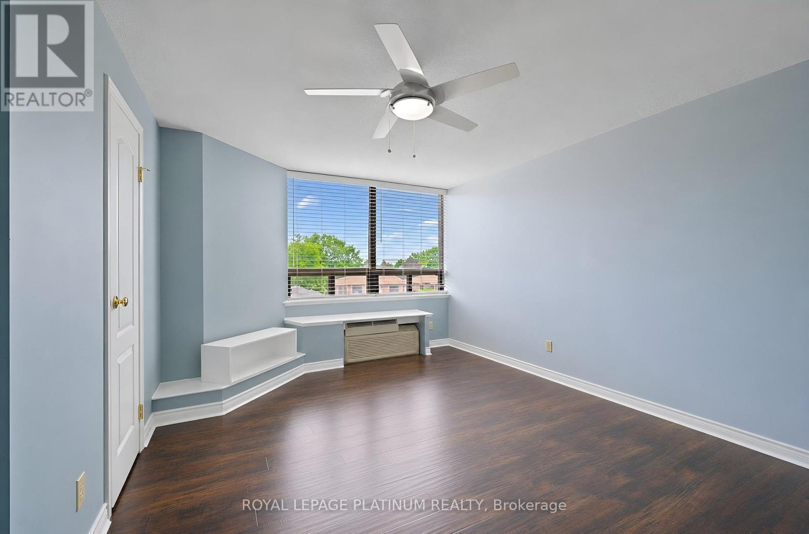 401 - 688 Preston Parkway Property Photo 14