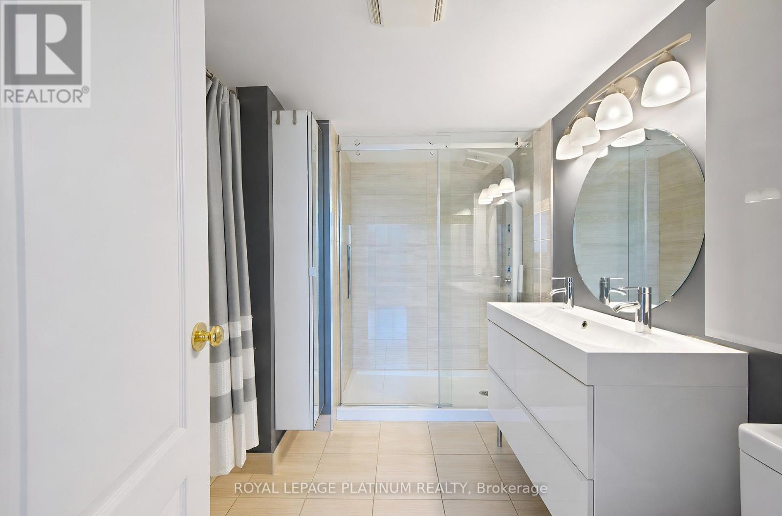 401 - 688 Preston Parkway Property Photo 18