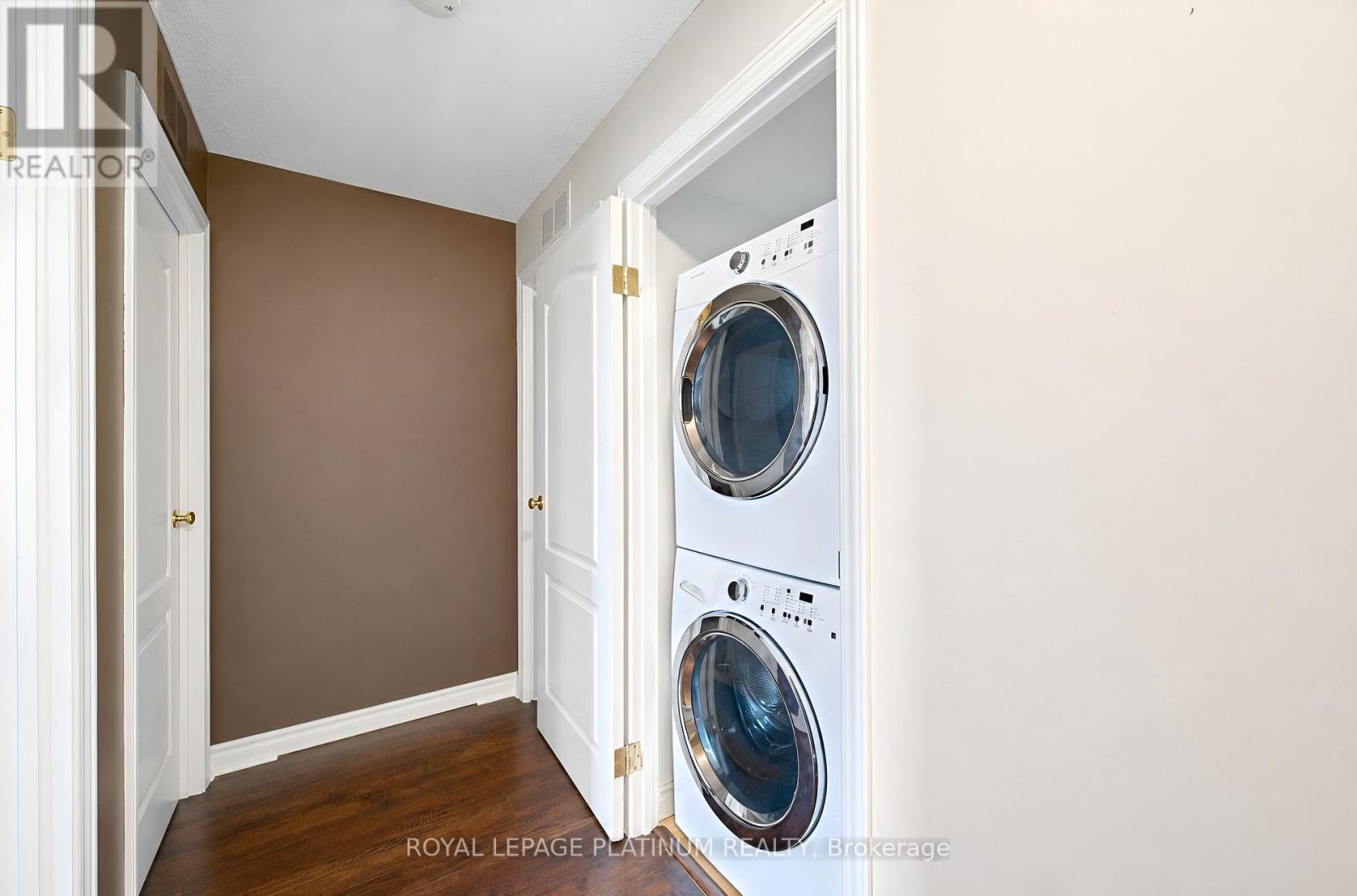 401 - 688 Preston Parkway Property Photo 20