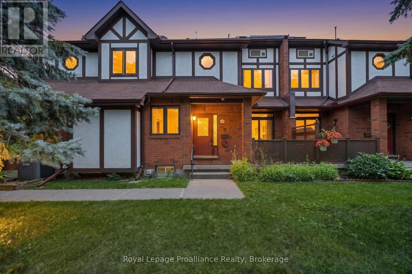 201 - 245 ELGIN STREET W Property Photo 1